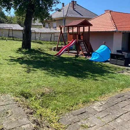 Apartment Buekkrosehill Bukkmogyorosd