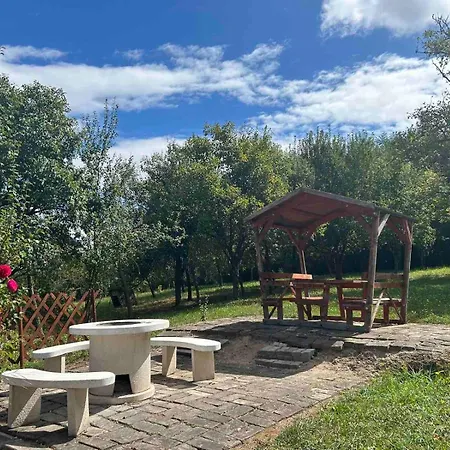 Buekkrosehill Apartment Bukkmogyorosd